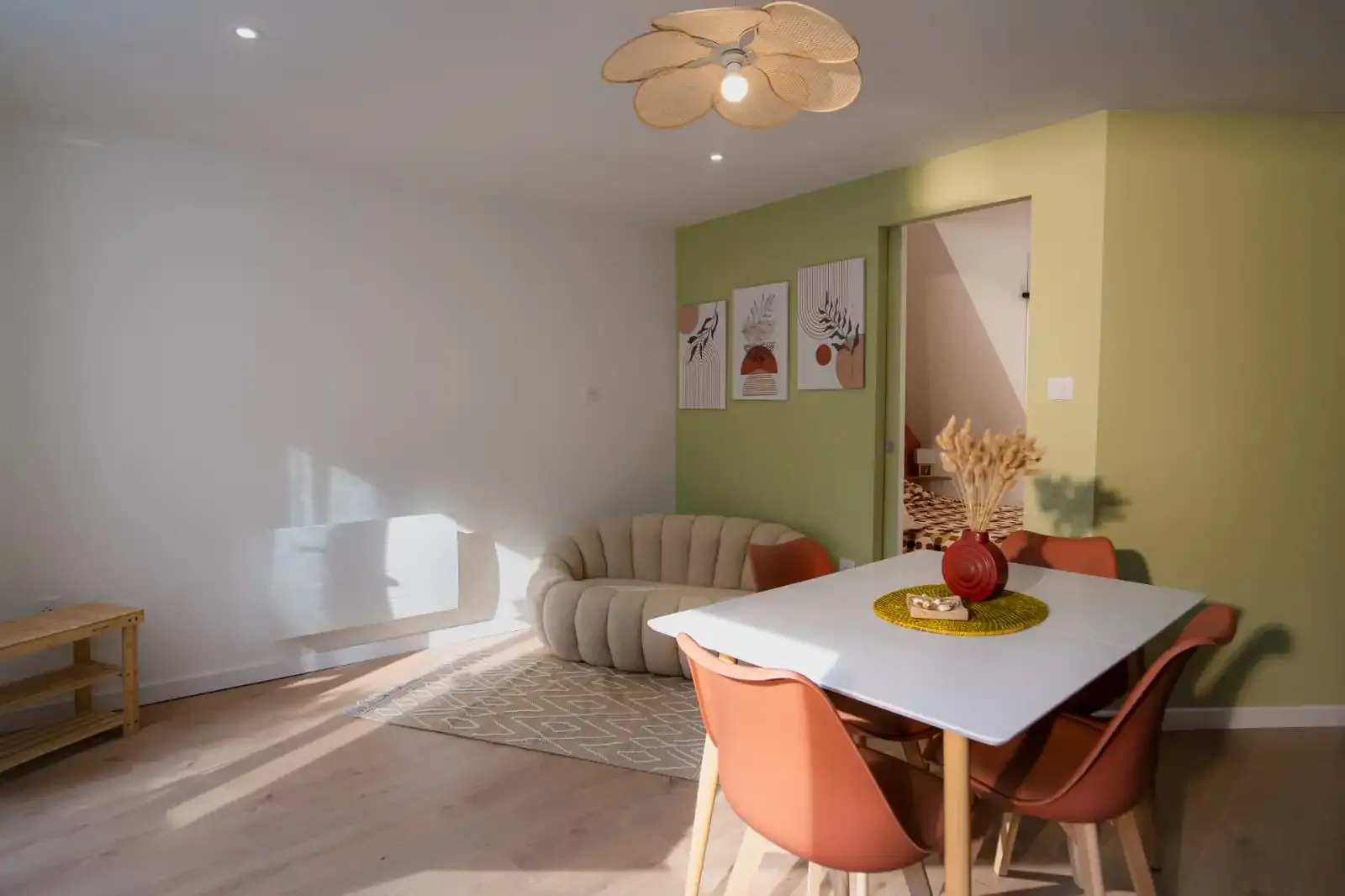 Photo d'un salon rénové